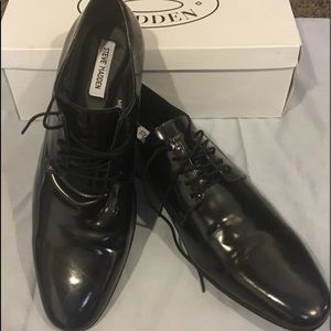 Steve Madden dress oxfords Black with Blue tips